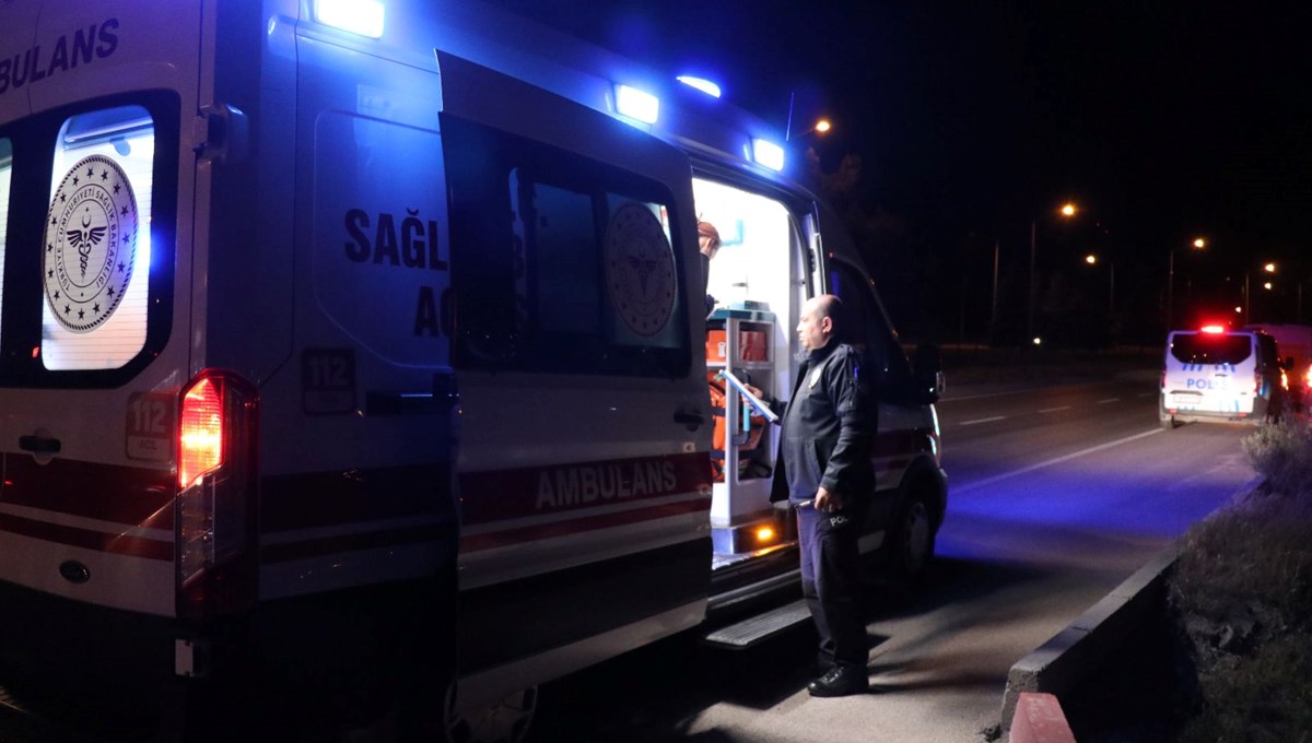 Burdur'da iki otomobil çarpıştı: Sürücüler yaralandı