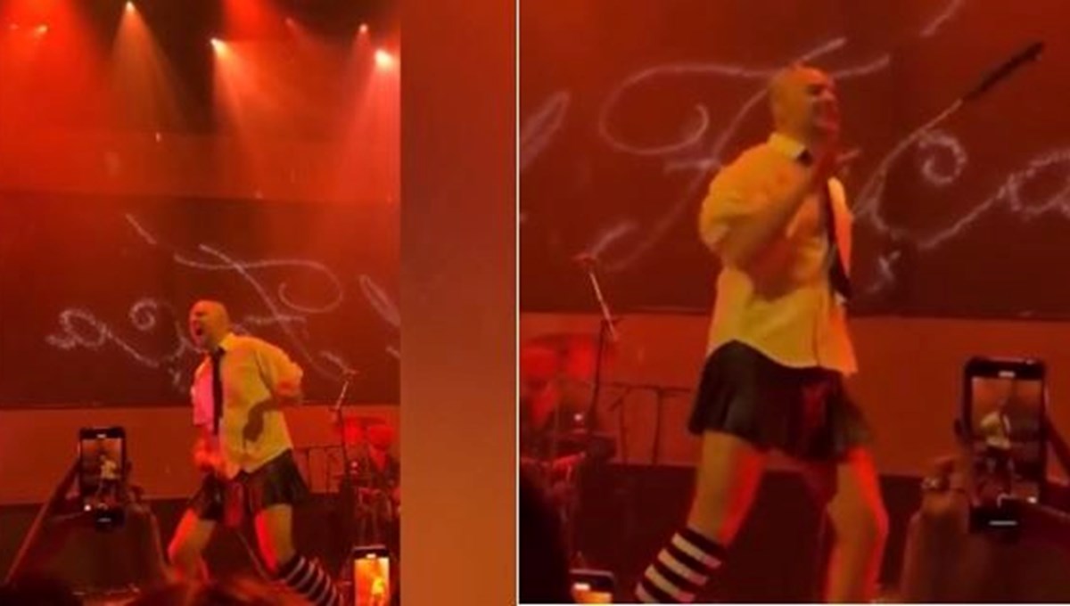 Büyük Ev Abluka grubunun solisti Bartu Küçükçağlayan, konserine mini etekle çıktı