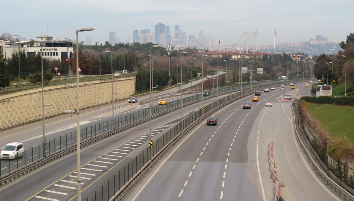 İstanbul'da yılın ilk günü: Otoyollar, sokaklar ve caddeler boş kaldı