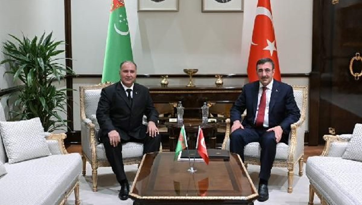 Yılmaz, Türkmenistan Bakanlar Kurulu Başkan Yardımcısı Atdayev ile görüştü