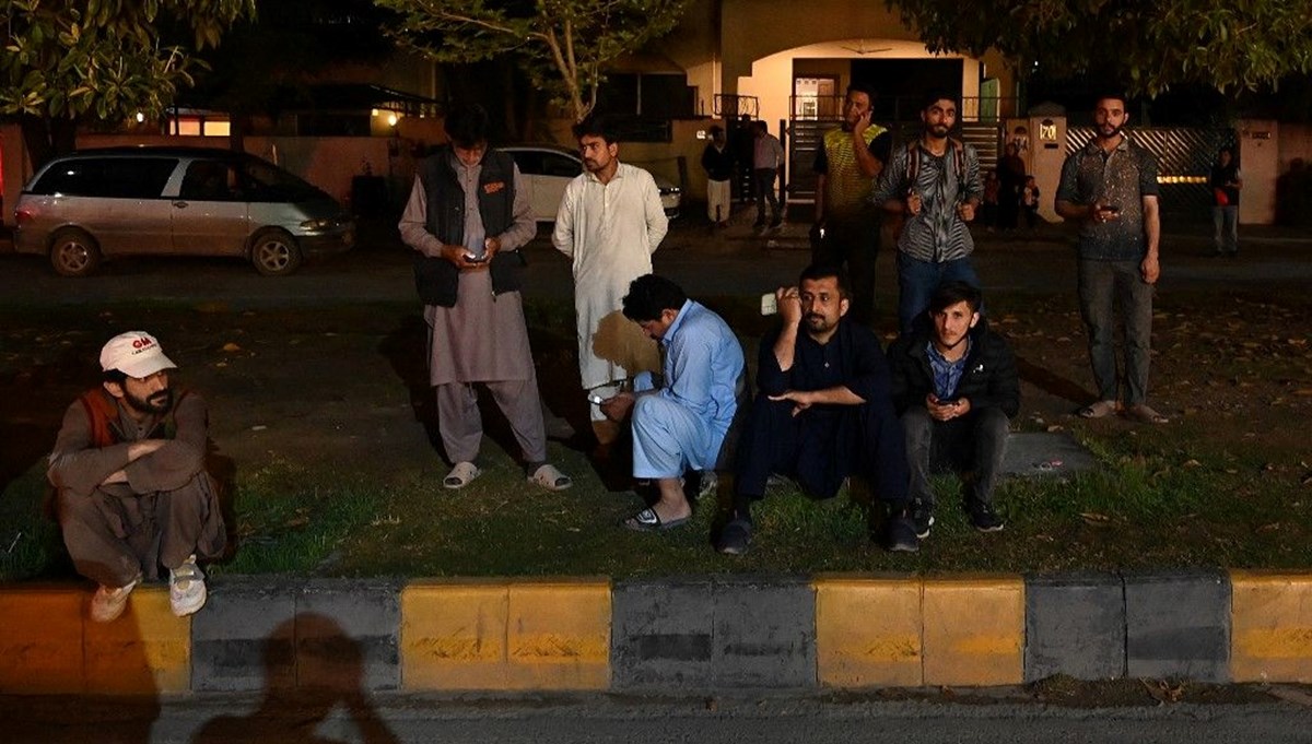 Pakistan'da deprem sebebiyle ölenlerin sayısı 9'a yükseldi