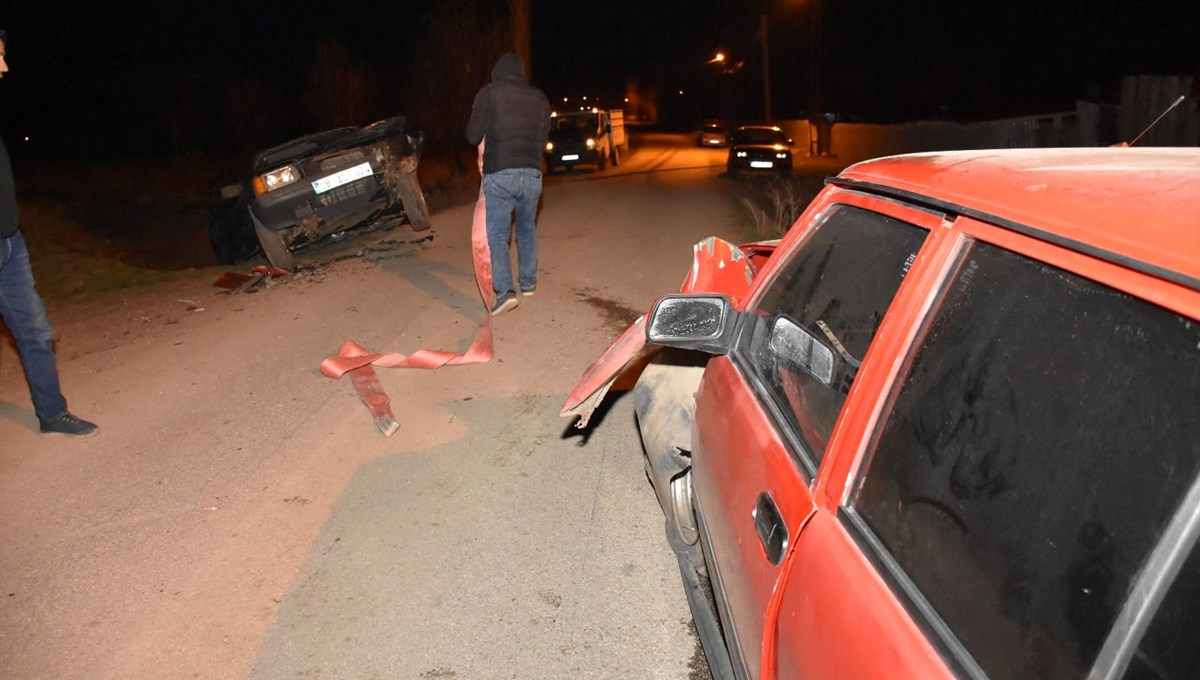 Erzincan'da iki otomobil çarpıştı: 7 yaralı