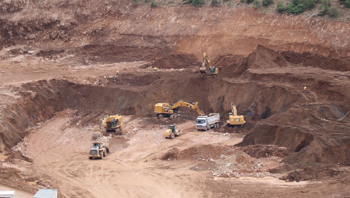 İliç maden faciası: 180 bin kamyon toprak taşındı, 30 gün içinde çalışmalar tamamlanacak