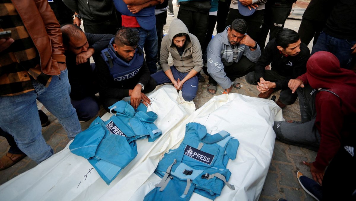 İsrail'in Gazze'deki saldırılarında öldürülen gazetecilerin sayısı 100'e çıktı
