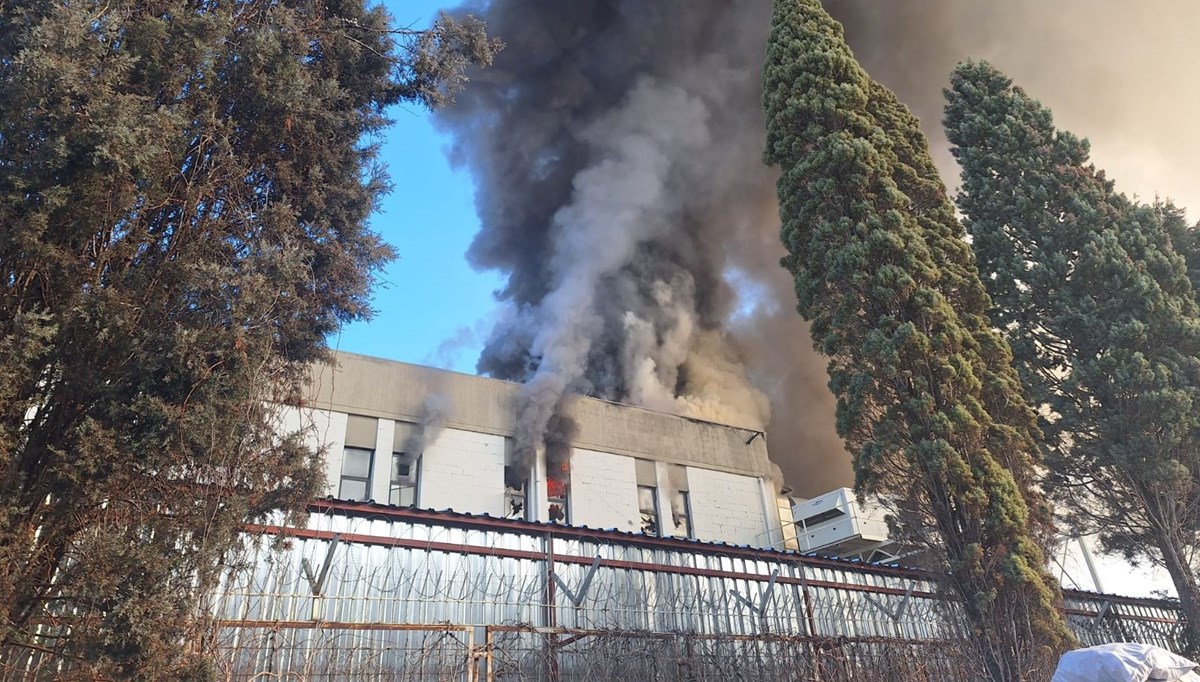 Ankara'da elektronik yedek parça üretim fabrikasında yangın