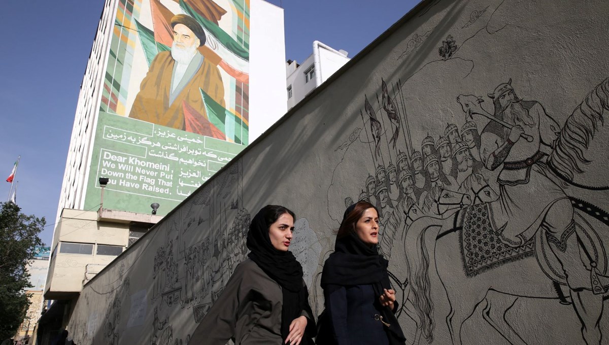 İran, dans eden iki kadını tutukladı