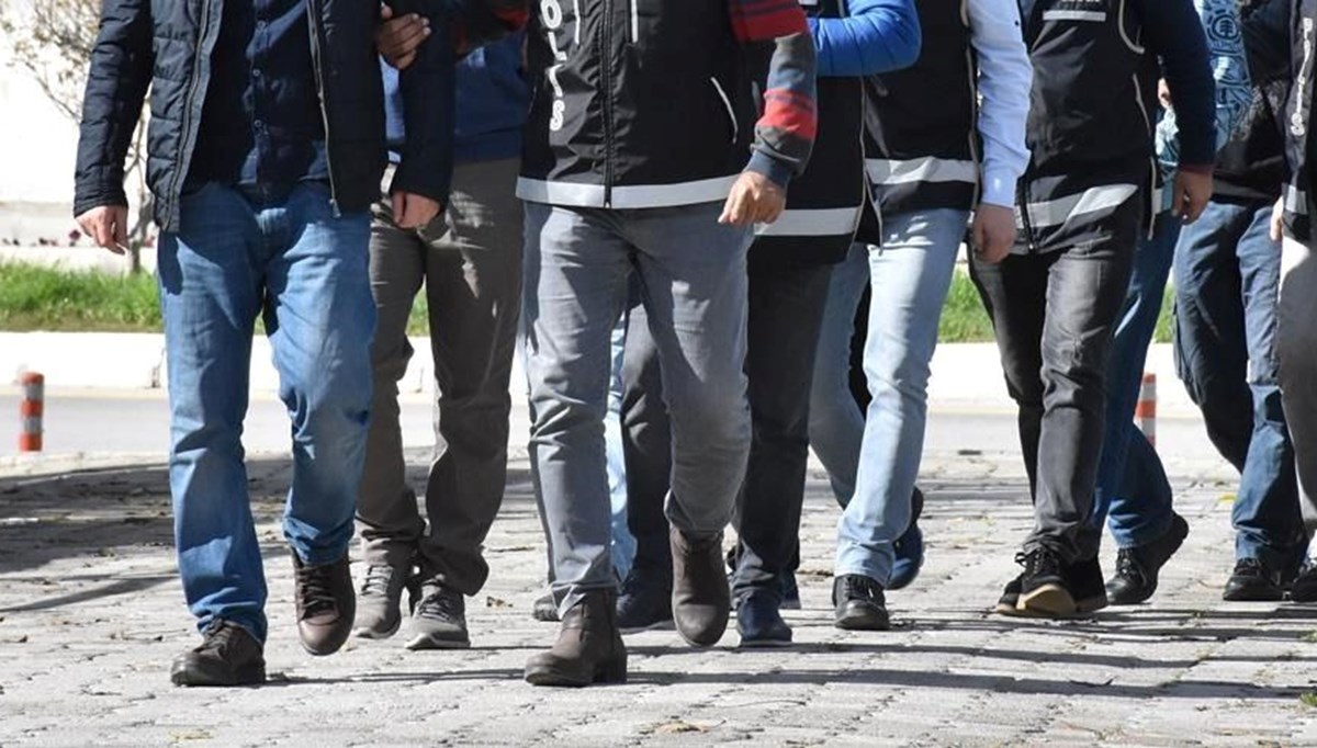 Adana'da DAEŞ operasyonu: Kırmızı bültenle aranan 6 kişi yakalandı