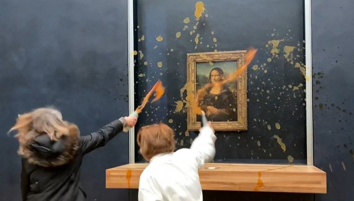 Protestocular Mona Lisa tablosuna çorba fırlattı