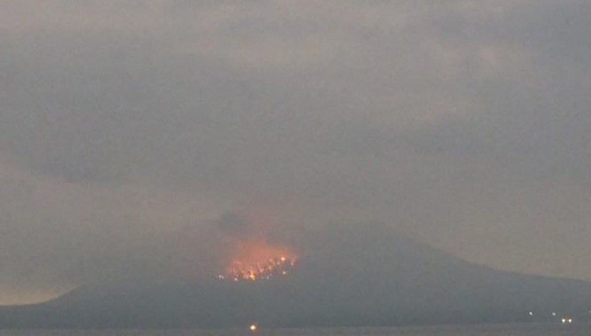 Japonya'daki Sakurajima Yanardağı patladı
