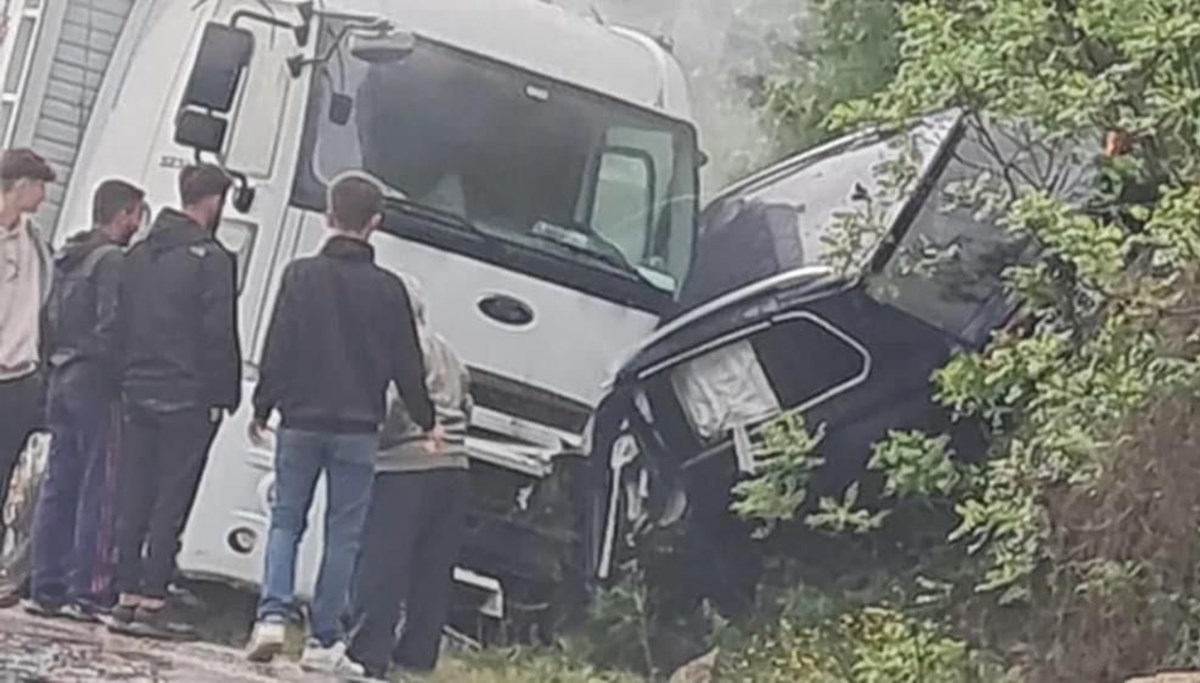 Bursa'da feci kaza | Kamyon 2 aracı biçti: Anne ve oğlu öldü