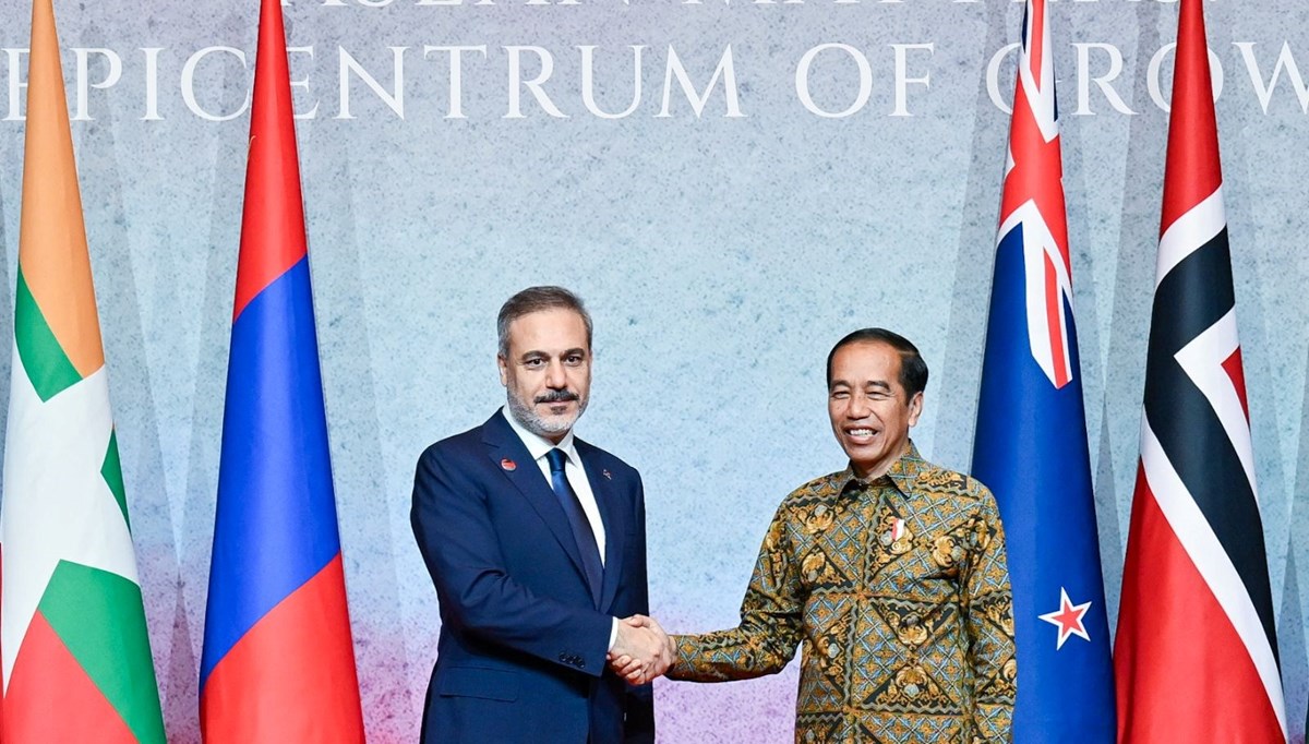 Dışişleri Bakanı Fidan, Endonezya Devlet Başkanı Widodo tarafından kabul edildi