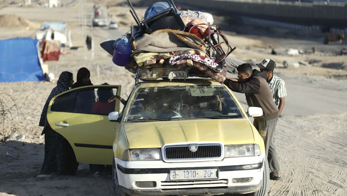 İsrail'in kara saldırısı sebebiyle binlerce kişi Refah'tan göç ediyor