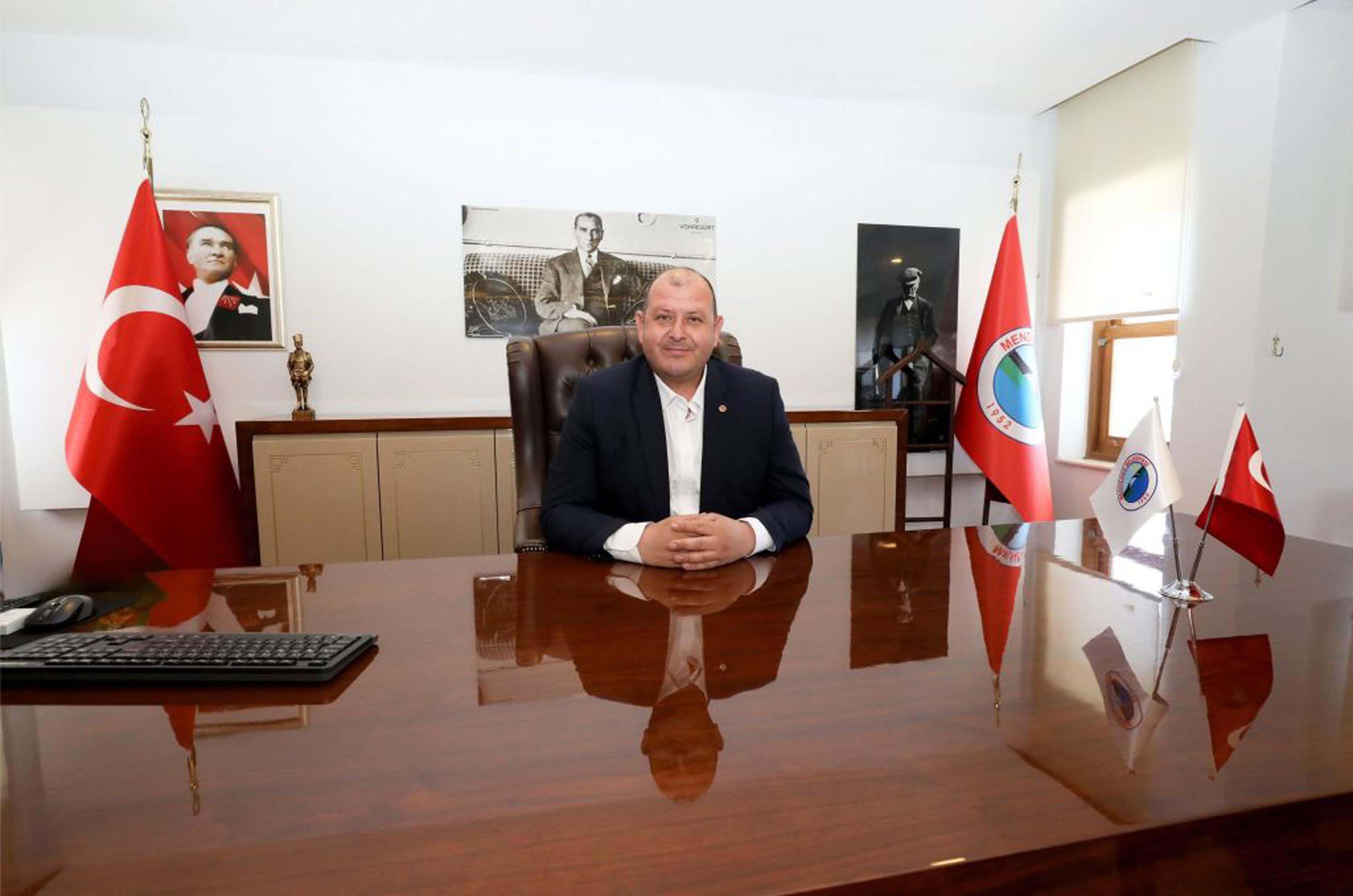 MENDERES-BELEDIYE-BASKANI-CICEK-DAHIL-16_1446888_430354-685781.jpg