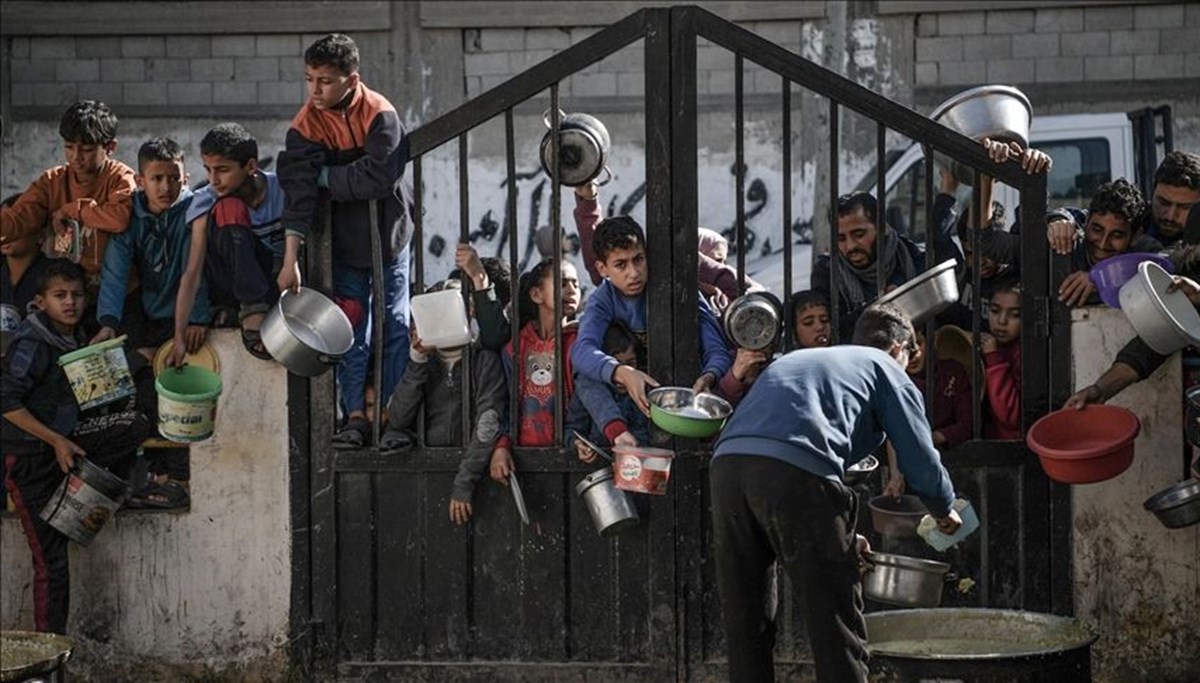 BM: Gazze'de 2 milyon kişi açlık, hastalık ve bombardımanından korunmaya çalışıyor