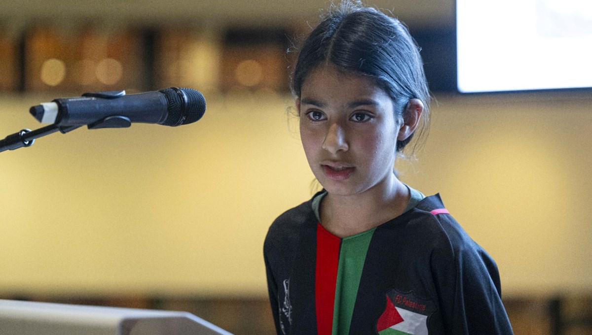 10 yaşındaki kız öğrenci, Gazzeli çocuklar için 8 bin sterlin bağış topladı