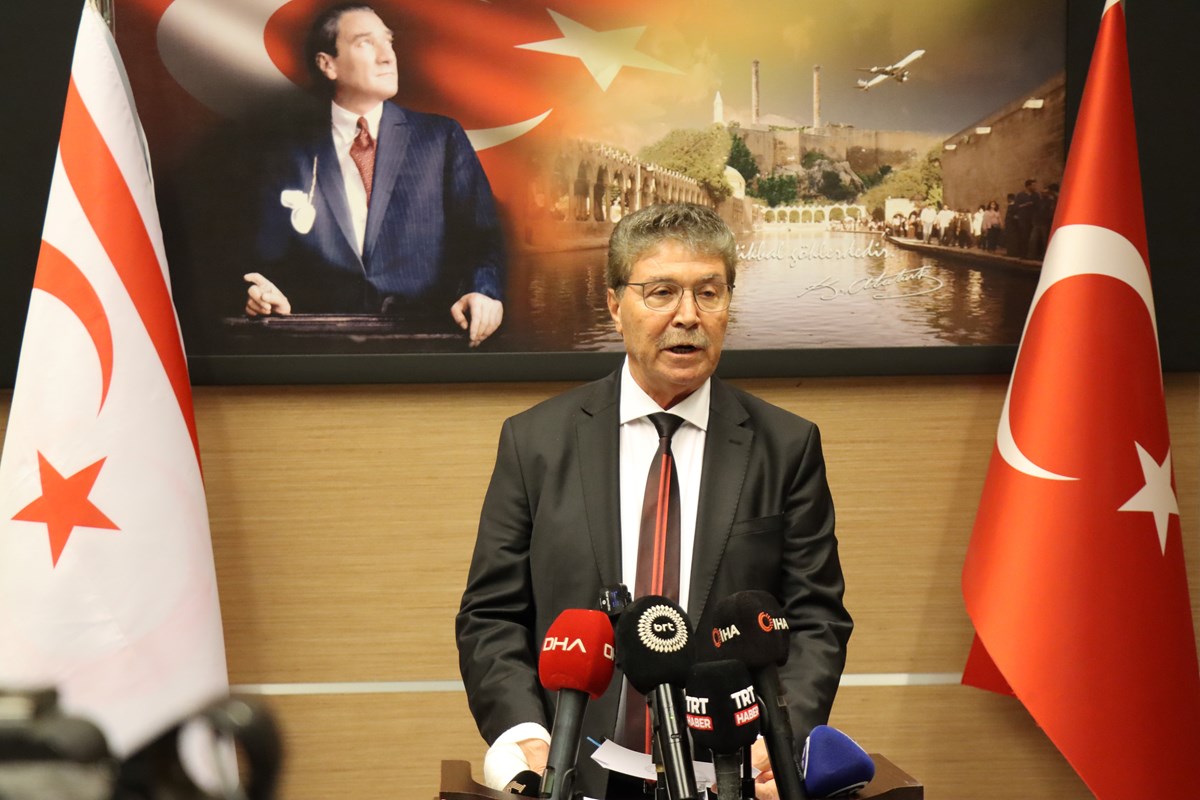 Kuzey Kıbrıs Türk Cumhuriyeti Başbakanı Ünal Üstel