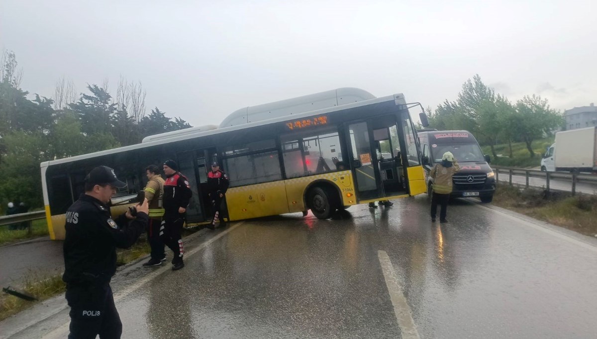 Büyükçekmece'de yan yola kayan İETT otobüsünde 1 kişi yaralandı