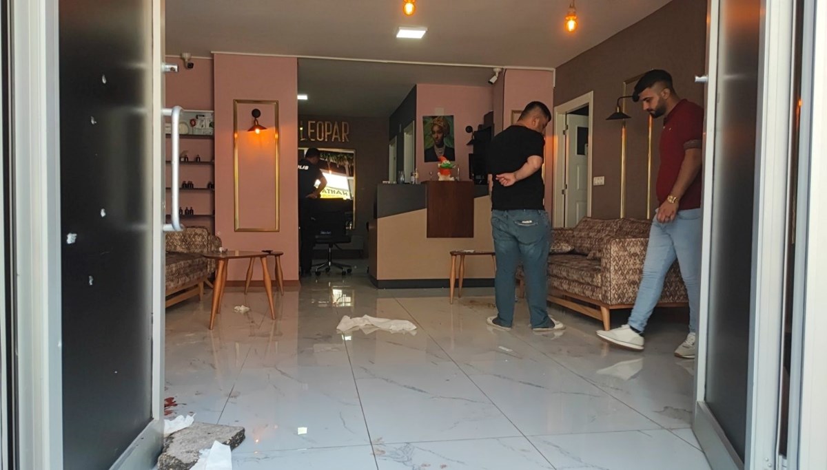 Adana’da güzellik merkezine silahlı saldırı: 4 yaralı