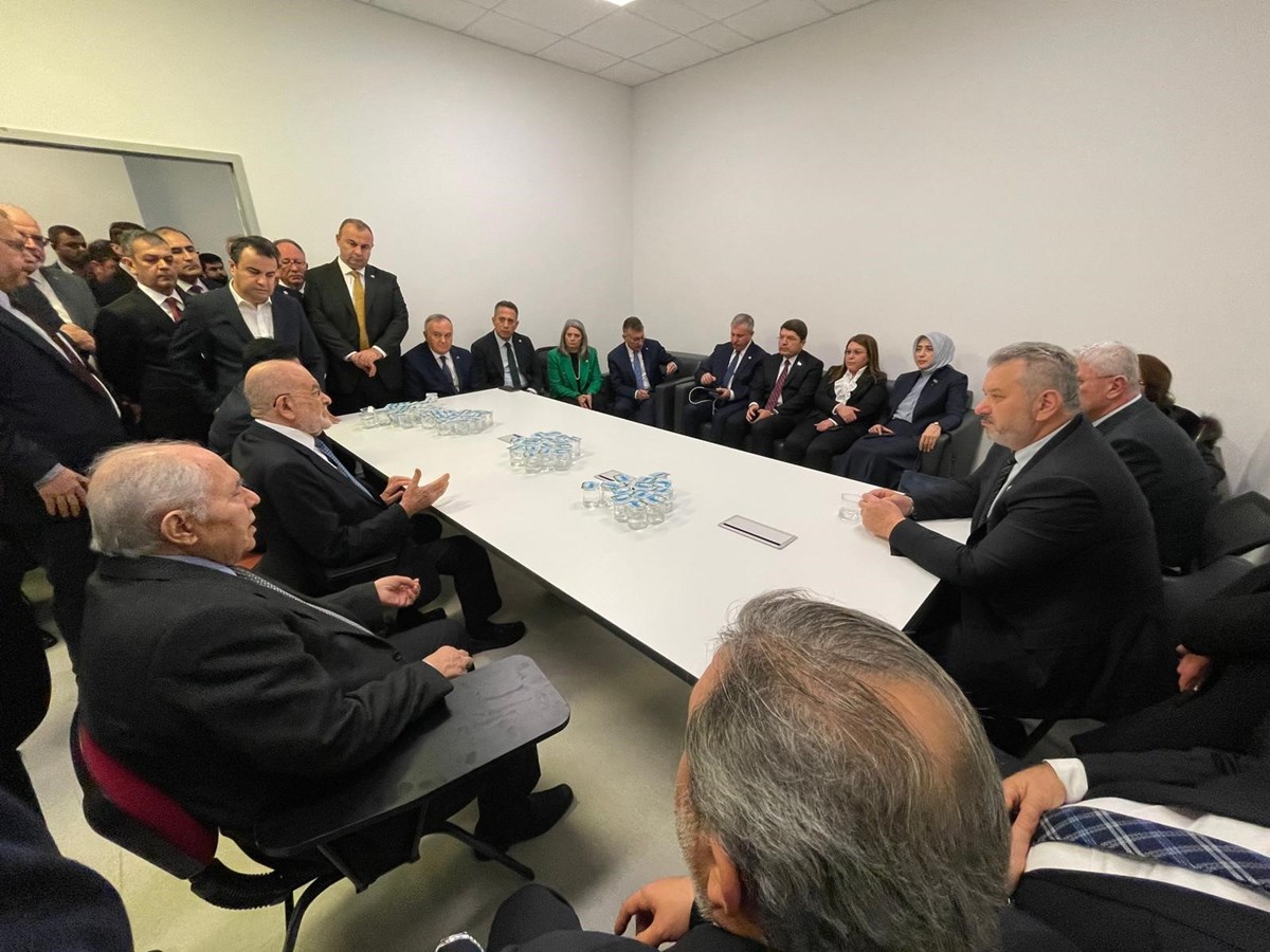 Saadet Partisi Genel Başkanı Temel Karamollaoğlu, hastaneyi ziyaret eden siyasilere son duruma ilişkin bilgi verdi