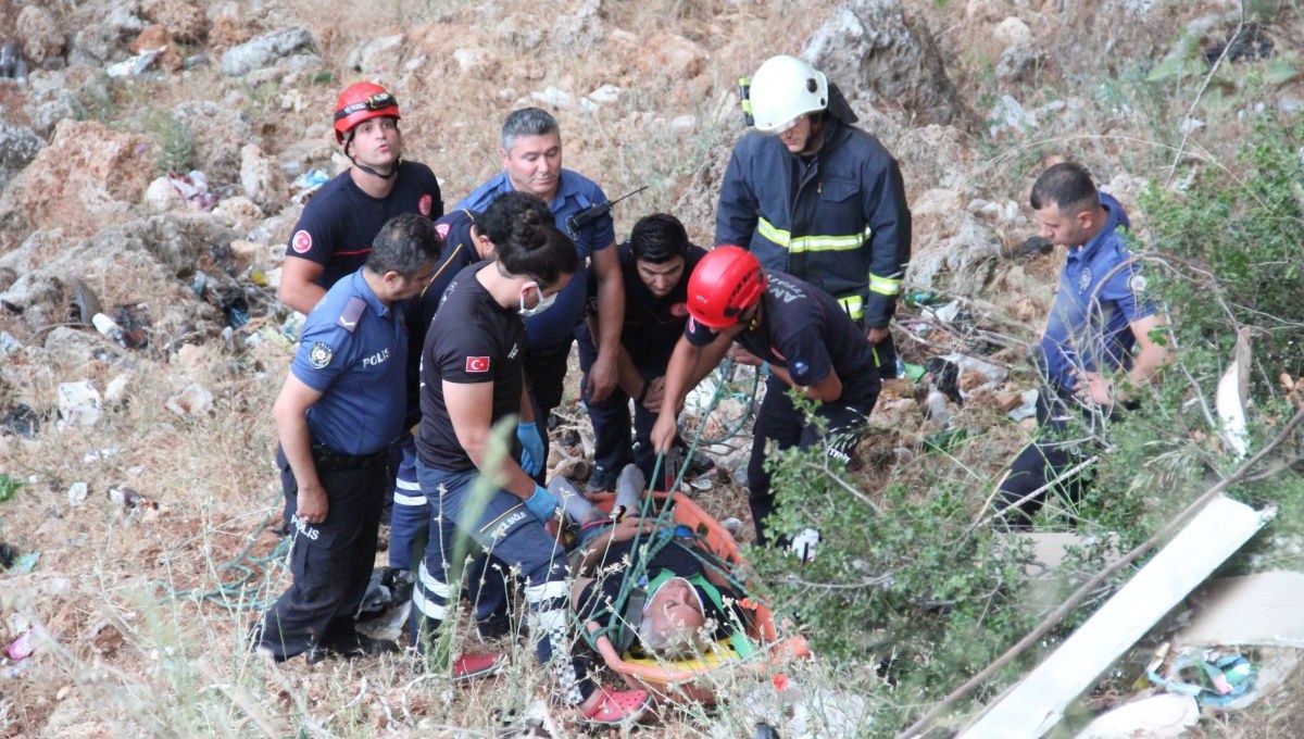 Mardin'de bir kişi kayalıklardan düştü, ağır yaralandı