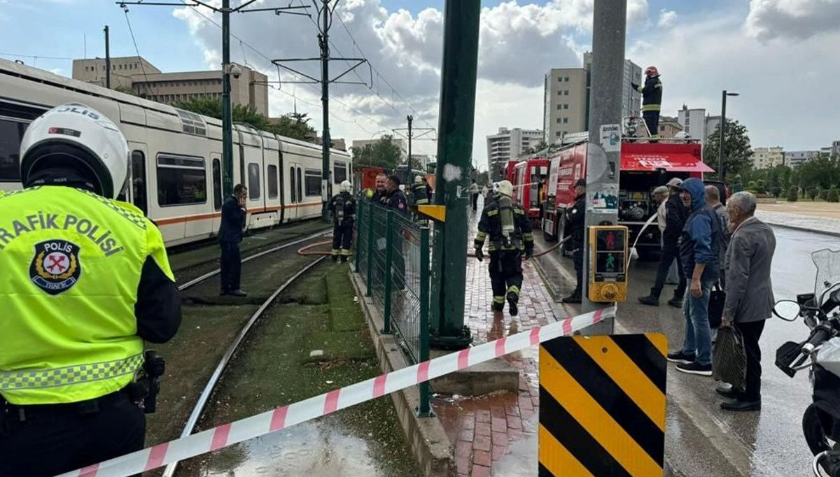 Gaziantep’te tramvay hattına yıldırım düştü