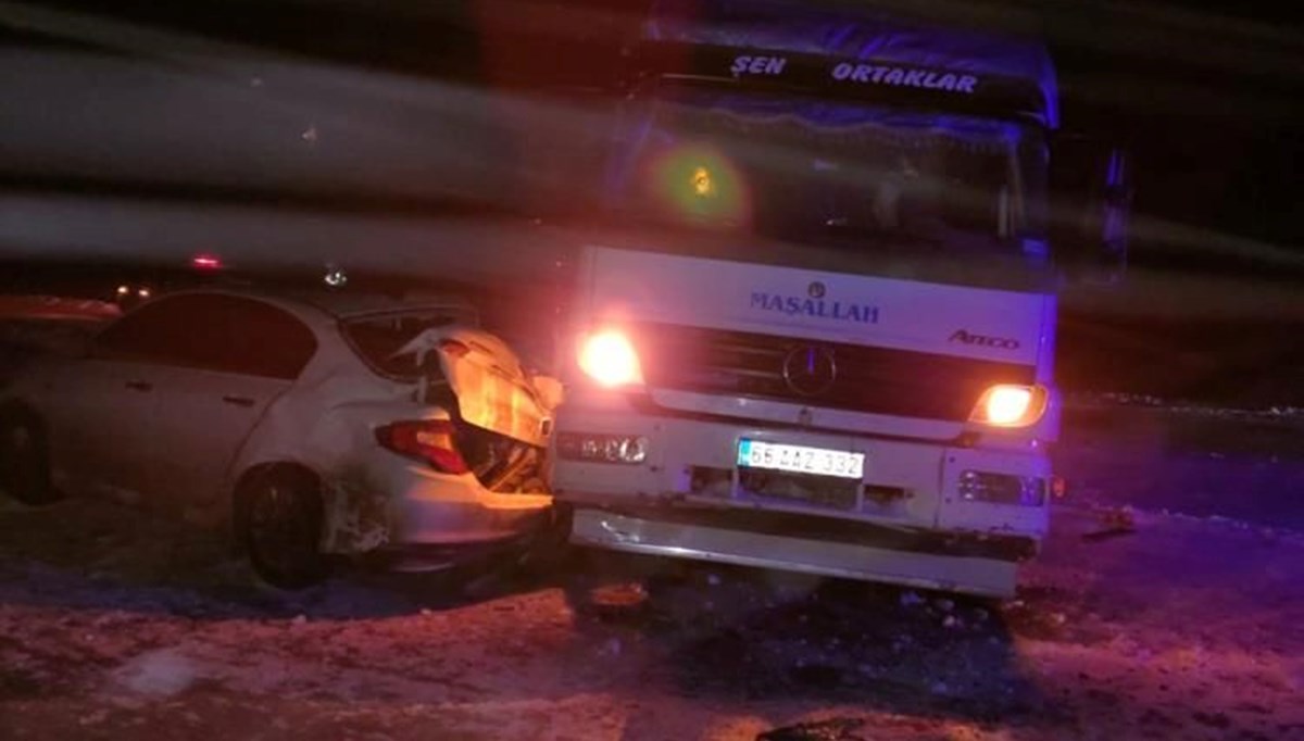 Ağrı'da İpek Geçidi bölgesinde iki ayrı kaza: 4 yaralı
