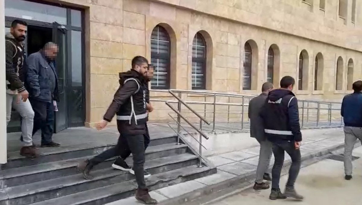 Şırnak'ta yasa dışı slogan ve taş atma olaylarına 45 gözaltı
