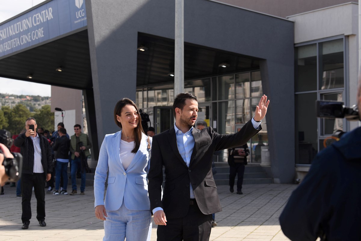 Karadağ’da cumhurbaşkanlığı seçiminde düzenlenen ikinci turda resmi olmayan sonuçlara göre eski Ekonomi Bakanı Jakov Milatovic seçimi büyük farkla kazandı.