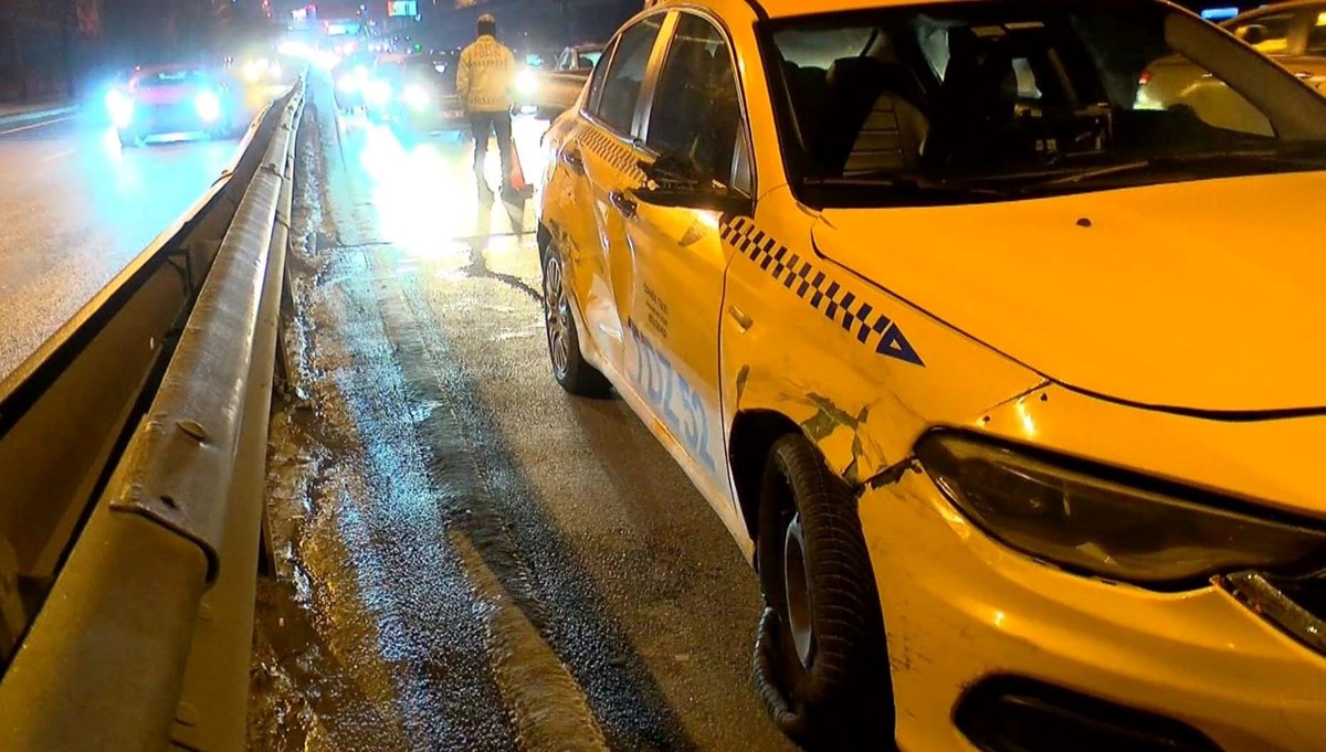 Sarıyer'de taksi ile çarpışan motosiklet yandı: 2 yaralı