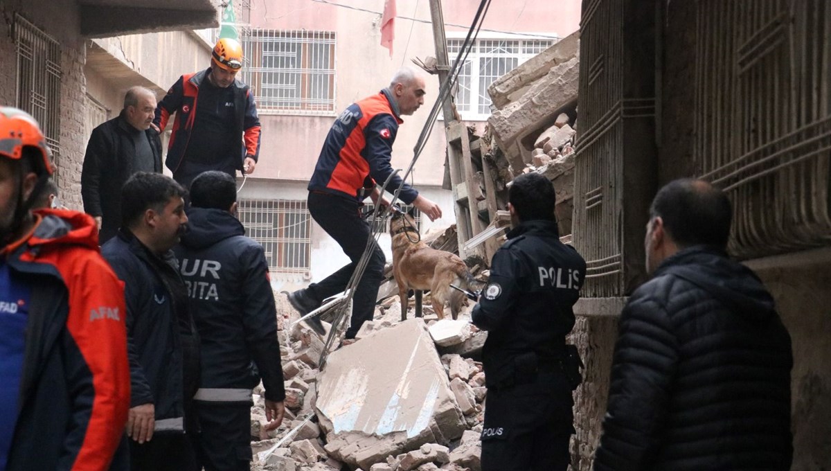 Diyarbakır’da ağır hasarlı 5 katlı bina çöktü