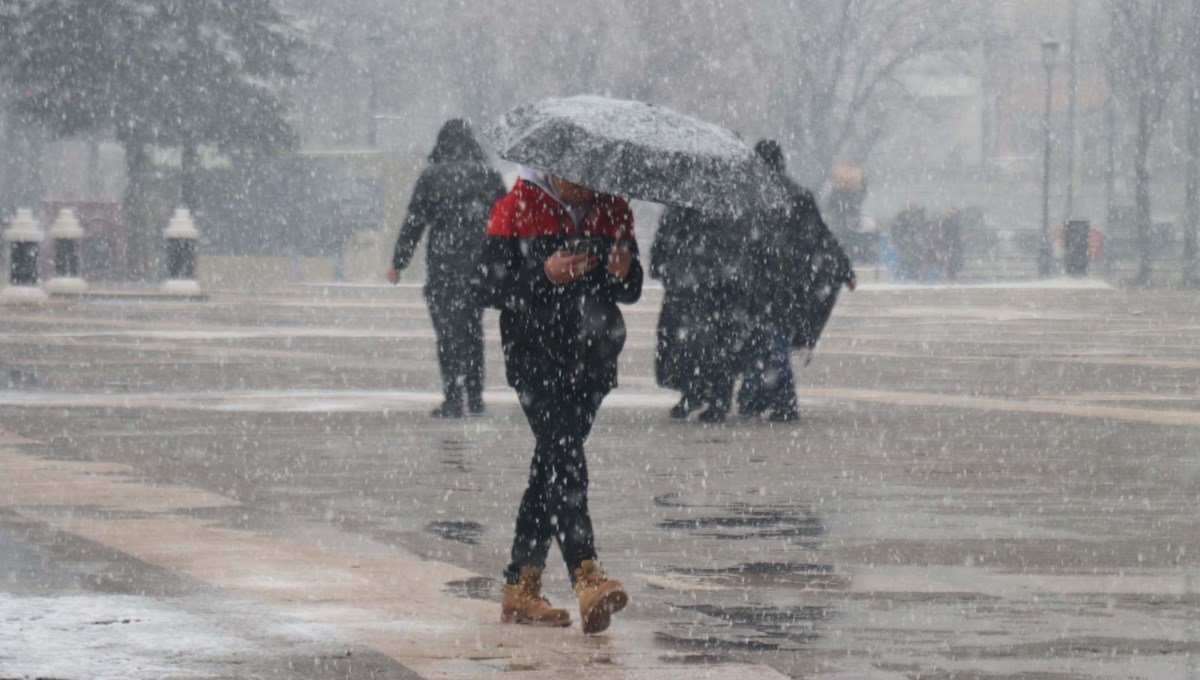 İstanbul'da kar alarmı! Kar yağışı hangi illerde etkili olacak?