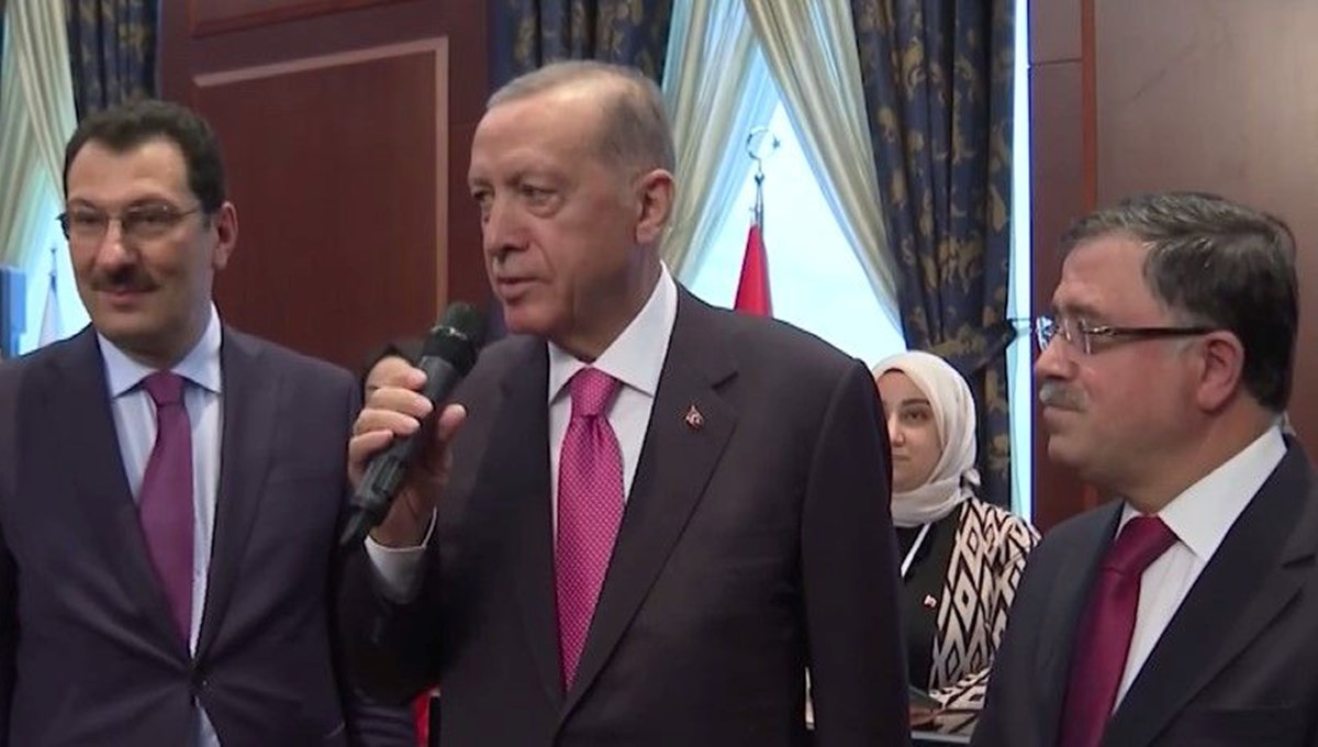 Cumhurbaşkanı Erdoğan'dan, AK Parti Seçim Koordinasyon Merkezi'ne ziyaret