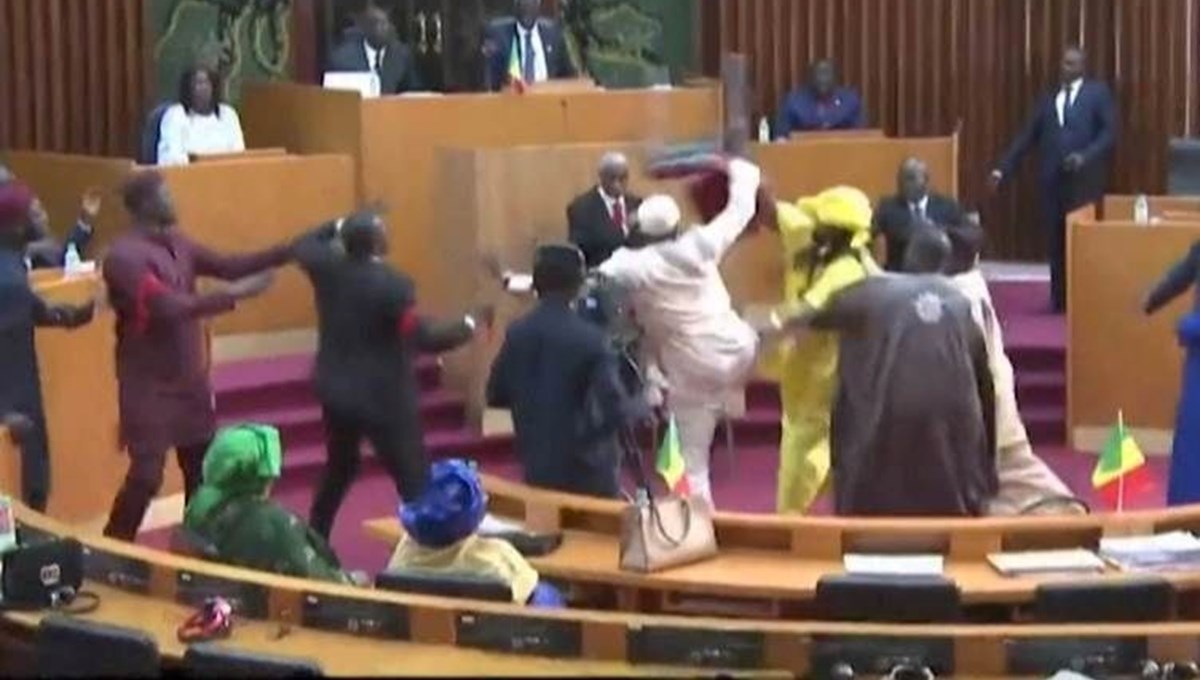 Senegal Parlamentosu'nda arbede