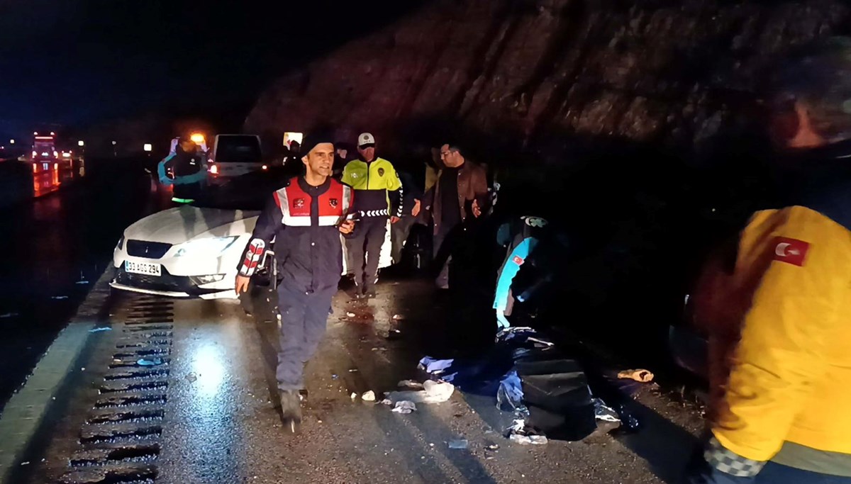 Gaziantep'te feci kaza | Otomobil kaza yapan araca çarptı: 2 ölü, 7 yaralı