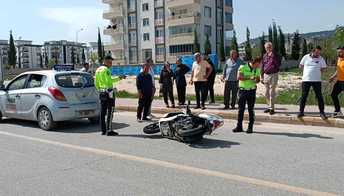 Adıyaman'da sürücü adayının kullandığı otomobil motosiklet ile çarpıştı: 1 kişi yaralandı