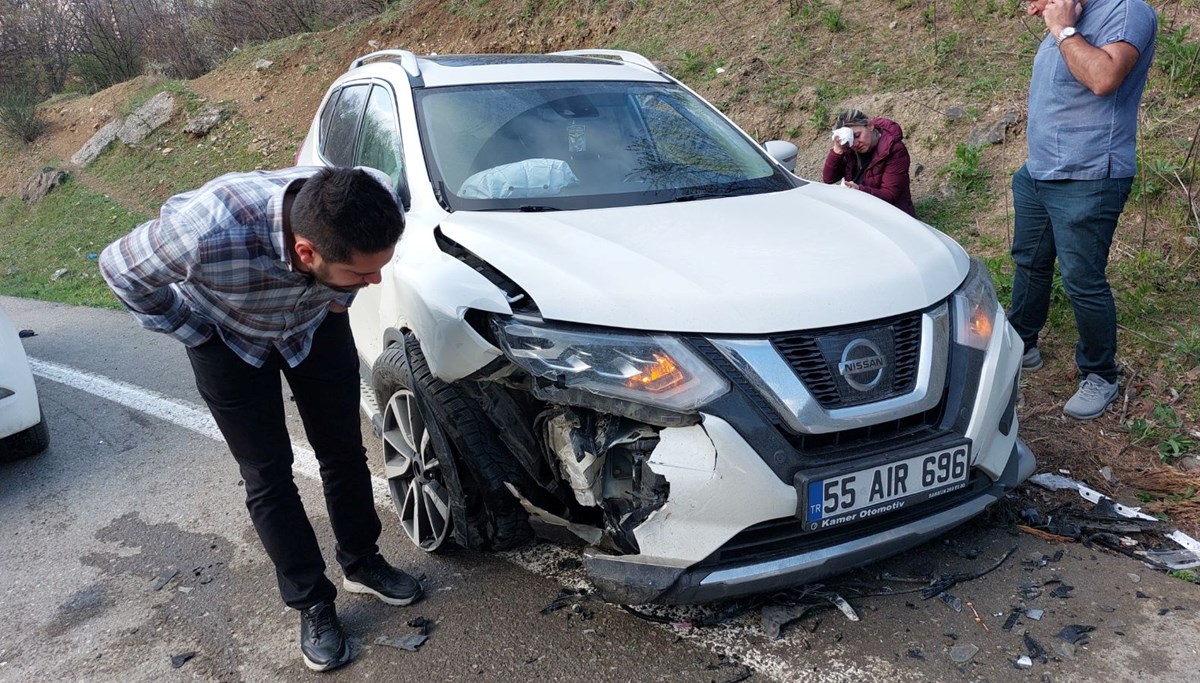 Samsun'da iki otomobil çarpıştı: 5 yaralı
