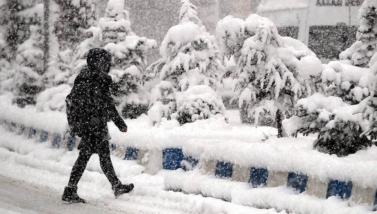Pazartesi (yarın) okullar tatil mi, hangi illerde okullar tatil edildi? İşte kar nedeniyle yarıyıl tatili uzatılan iller (Çanakkale, Sivas, Diyarbakır, Gaziantep, Bingöl...)