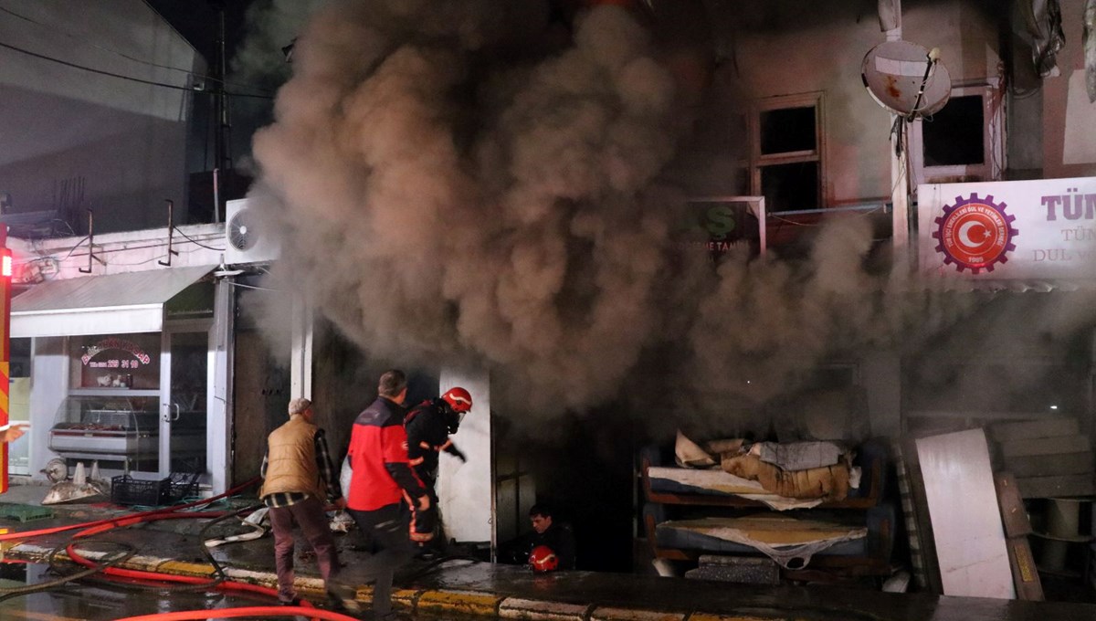 Sakarya'da yangında ev ve iş yerinde hasar oluştu