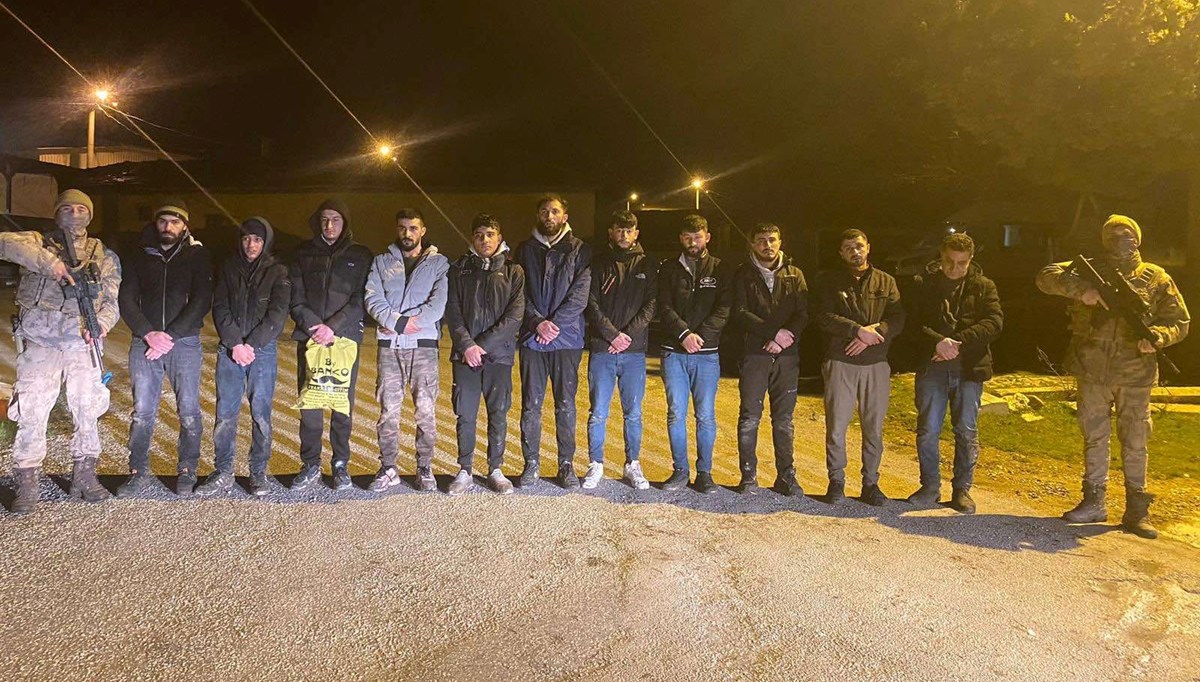 Edirne'de düzensiz göçmenlere yönelik denetimler devam ediyor: 11 kişi yakalandı