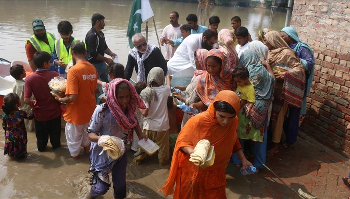 Pakistan'da şiddetli yağış: 37 ölü, 47 yaralı