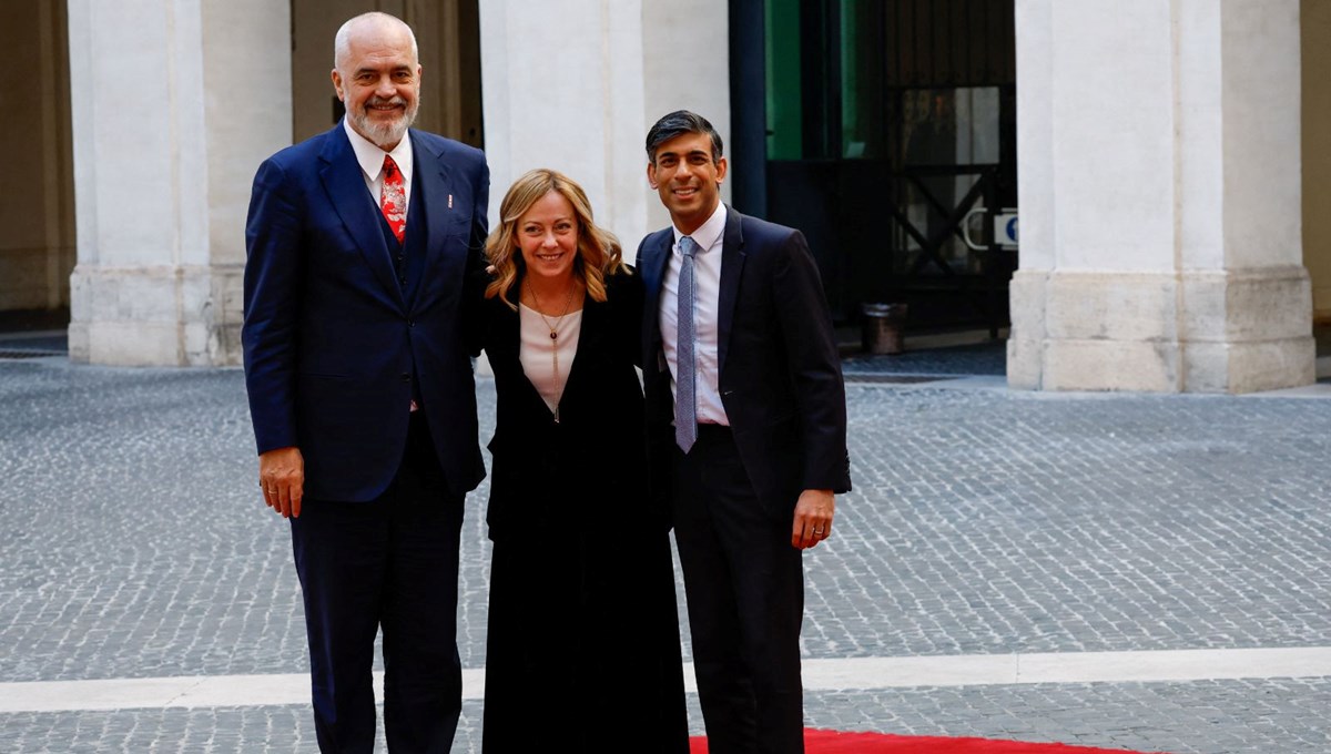 İtalya, İngiltere ve Arnavutluk başbakanları Roma'da üçlü görüşme yaptı