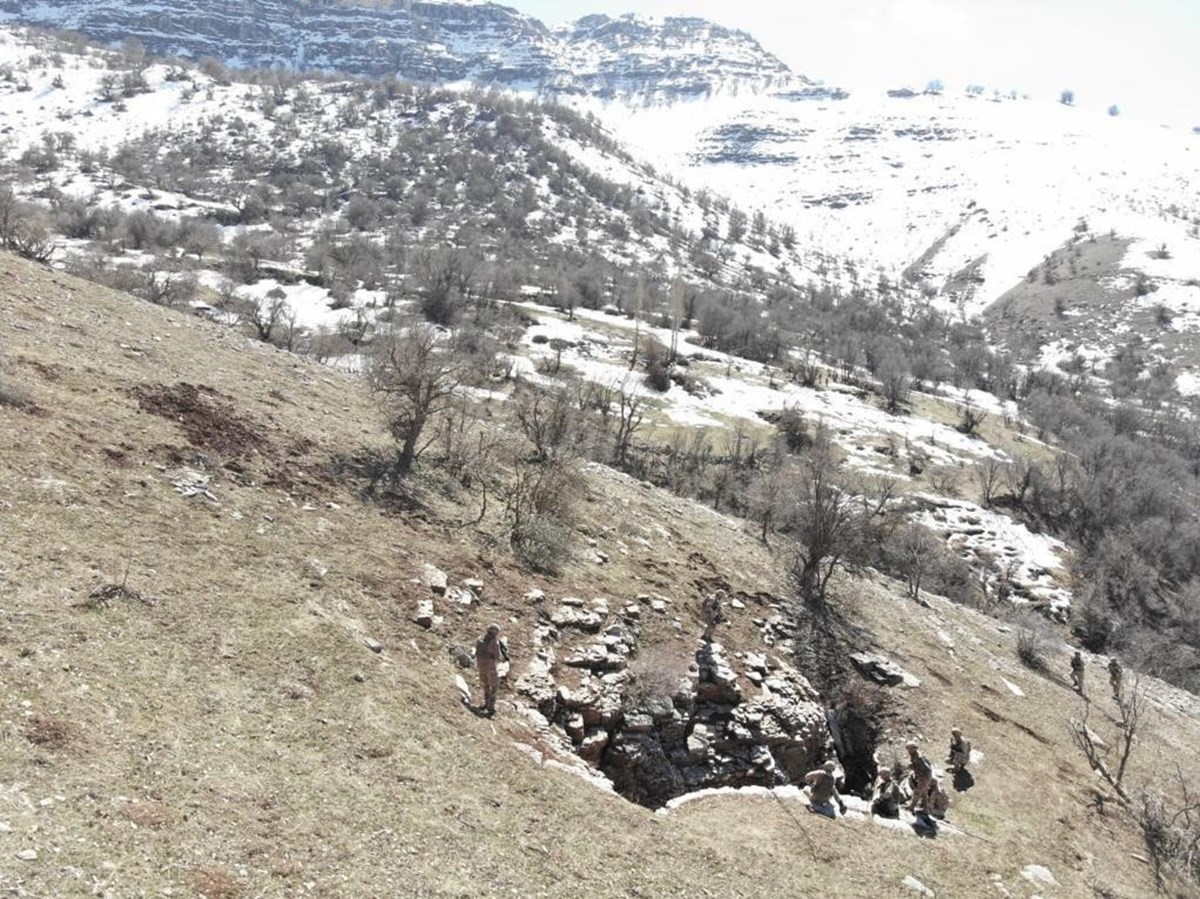 3 katlı mağaralardan birinde PKK