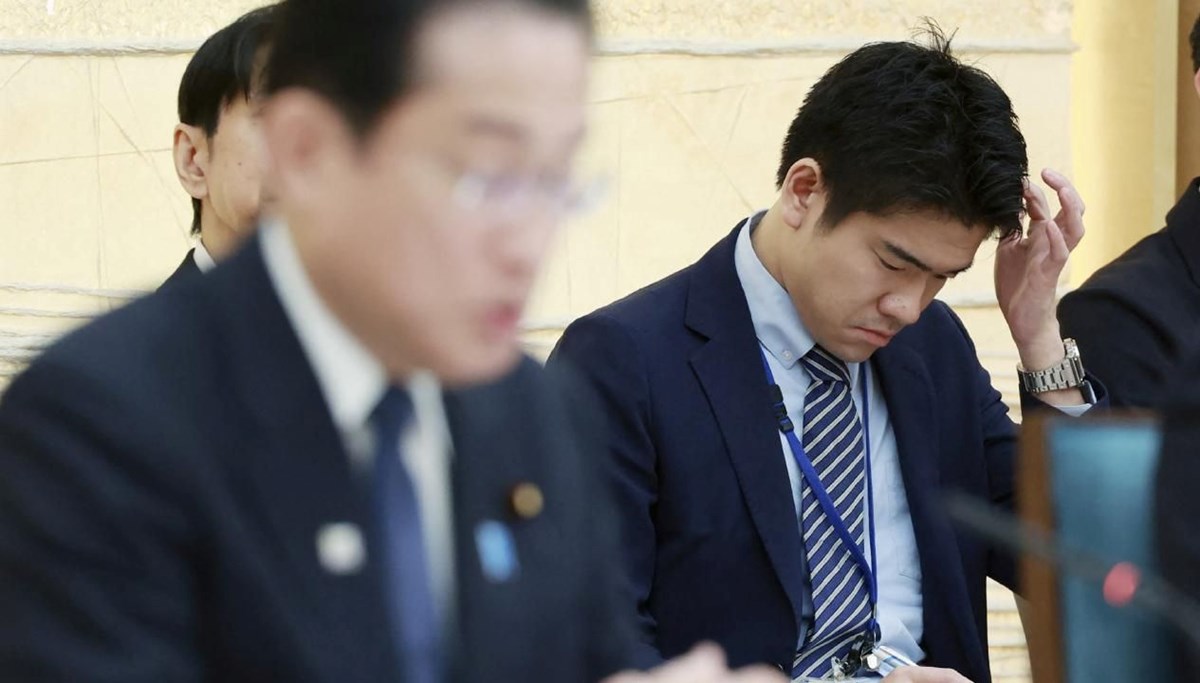 Japonya'da başbakanlık konutunda parti skandalı: Kişida, oğlunu kovuyor