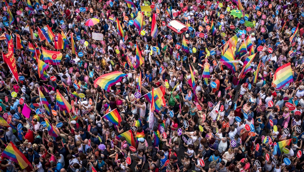 Tayland'da eşcinsel evliliğe ilk onay