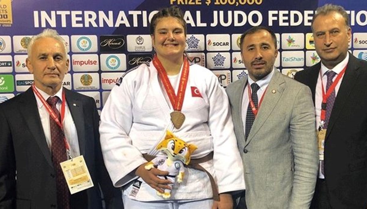 Milli judocu Hilal Öztürk'ten Bakü'de bronz madalya