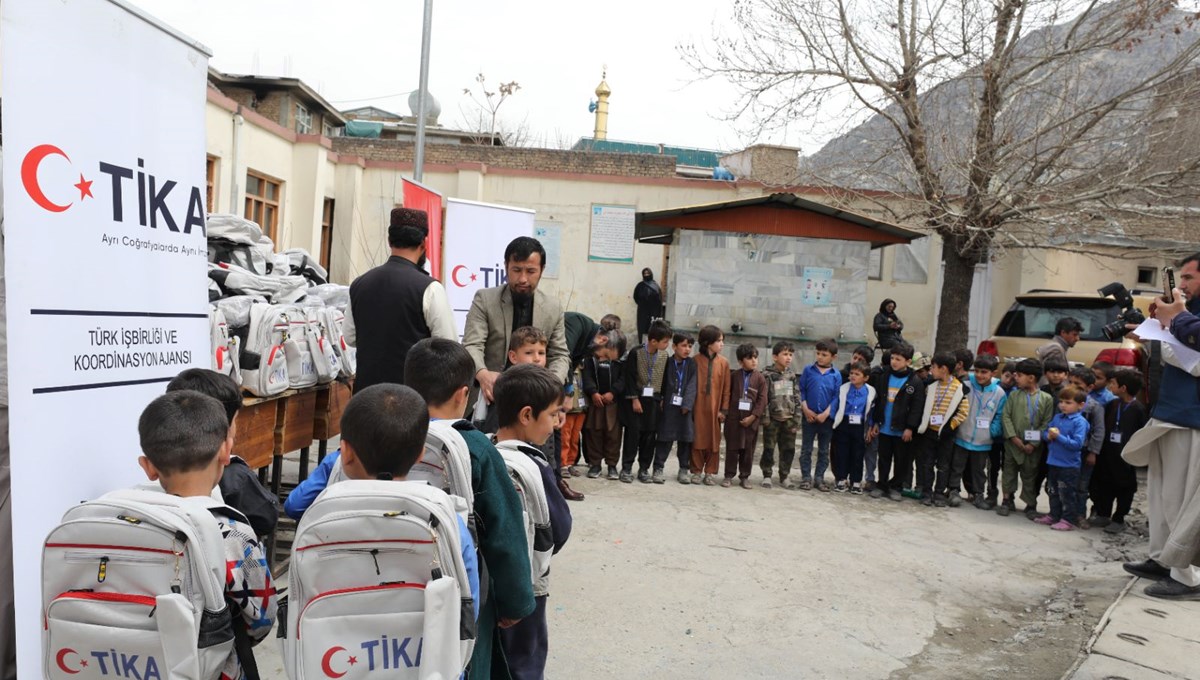 TİKA'dan Afganistan'da öğrencilere destek
