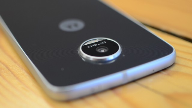 Moto Z3 Play tanıtıldı!