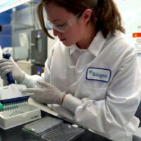 Onaylanan Alzheimer İlacına Karşı Çıkan Bilim İnsanları İstifa Etti: Kanıt Yok, Yan Etkisi Çok