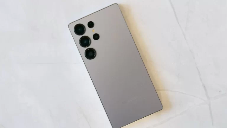 Samsung Galaxy S26 Ultra, kablosuz şarjı tekrar kullanmaya değer hale getirebilir