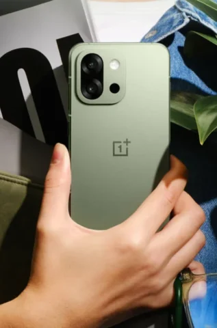 OnePlus 13, 13R ve 13s, Aralık 2025 güncellemesini almaya başladı